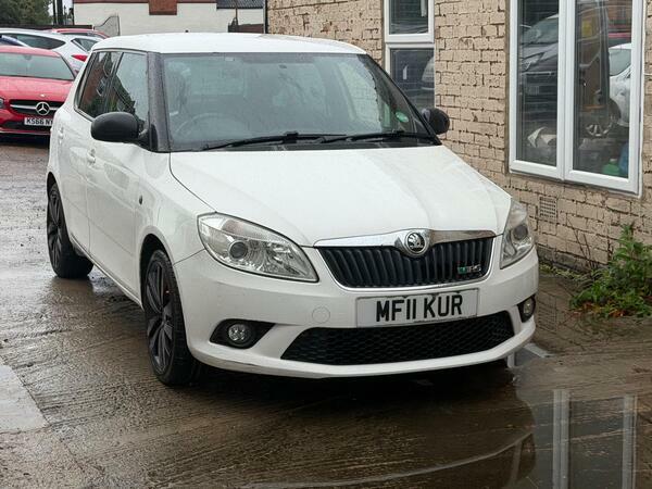 Skoda Fabia 1.4 Tsi Vrs Dsg Euro 5 White #6