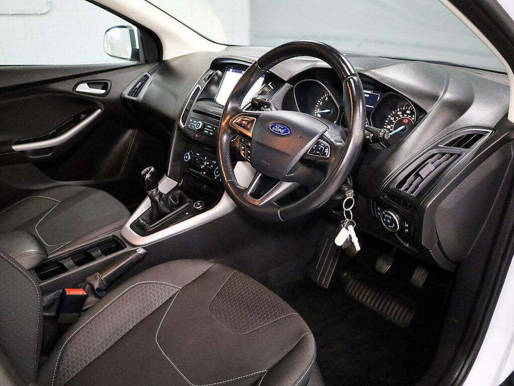 Ford Focus Hatchback AF67OTR White #3
