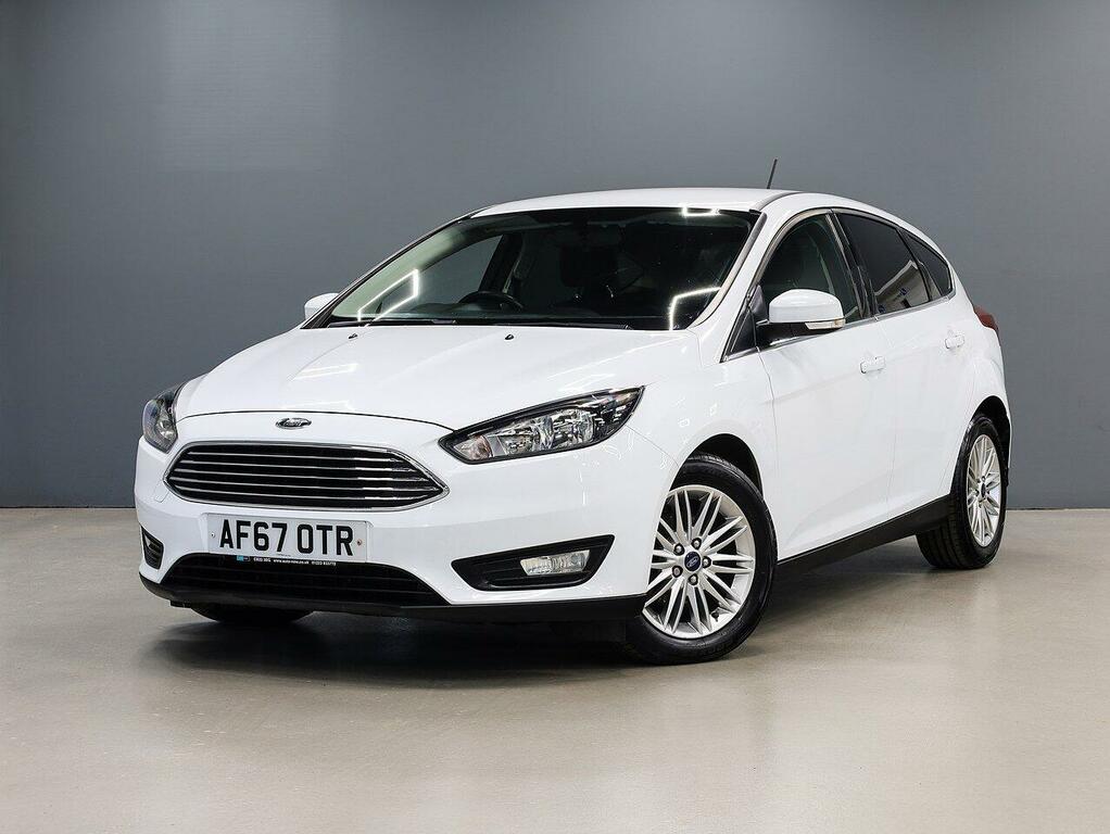 Ford Focus Hatchback AF67OTR White #5