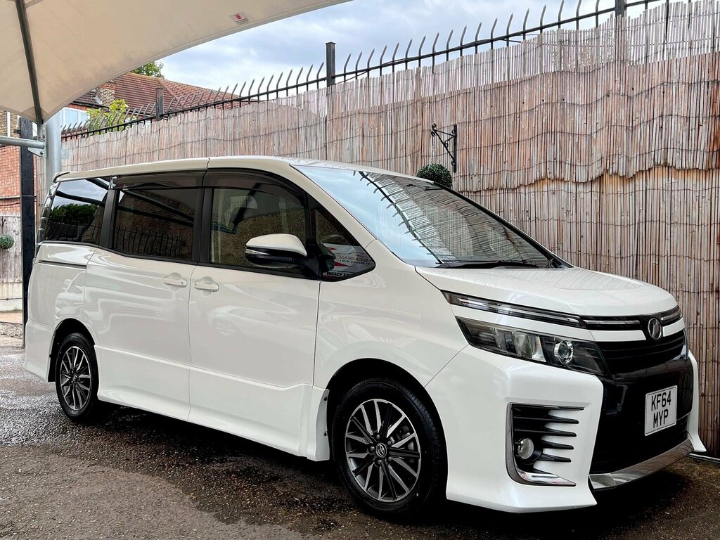 Toyota Voxy 2.0 Zs Edition - Grade 4.5 - Ulez White #5