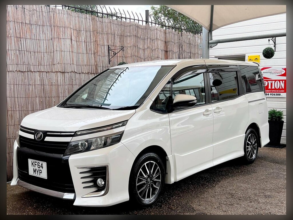 Toyota Voxy 2.0 Zs Edition - Grade 4.5 - Ulez White