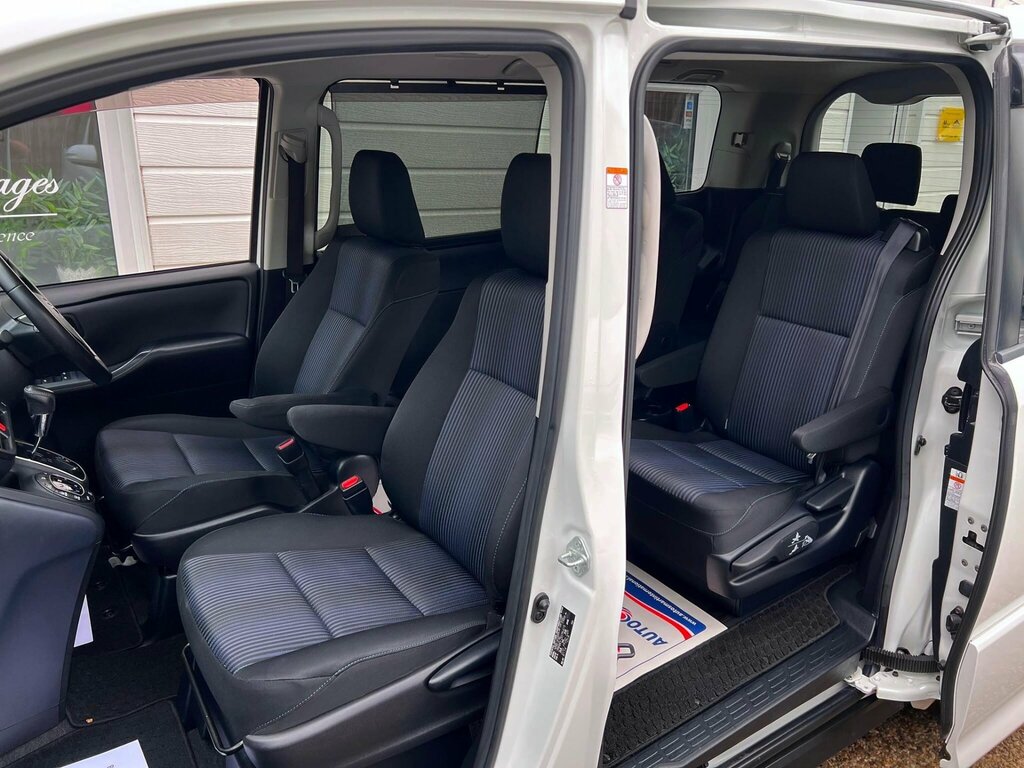 Toyota Voxy Eletricdoorlowmilesulez Black #24