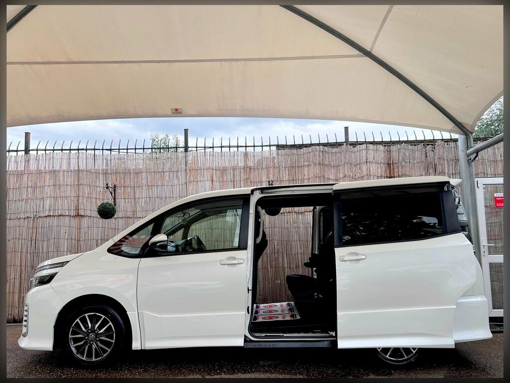 Toyota Voxy 2.0 Zs Edition - Grade 4.5 - Ulez White #4