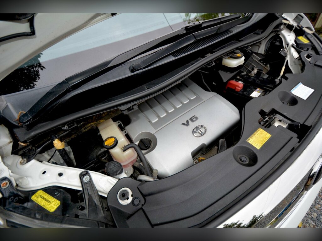Toyota Vellfire 2.4 Auto White #58