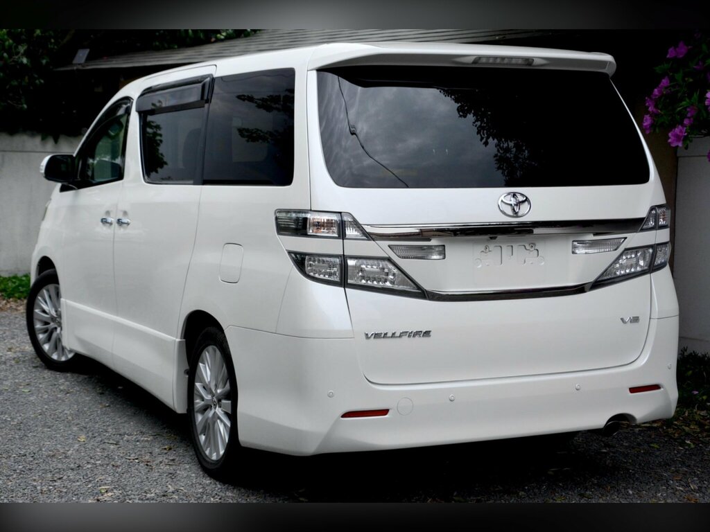 Toyota Vellfire 2.4 Auto White #11