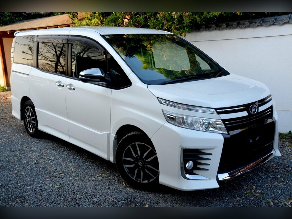 Toyota Voxy 2.0 Zs Kiramaki Edition - Eight Seater #3
