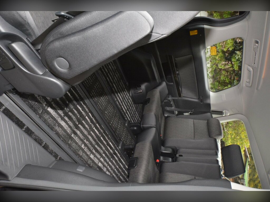 Toyota Vellfire Automatic Black #40