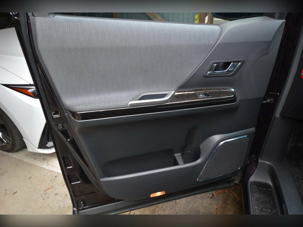 Toyota Vellfire Automatic Black #31