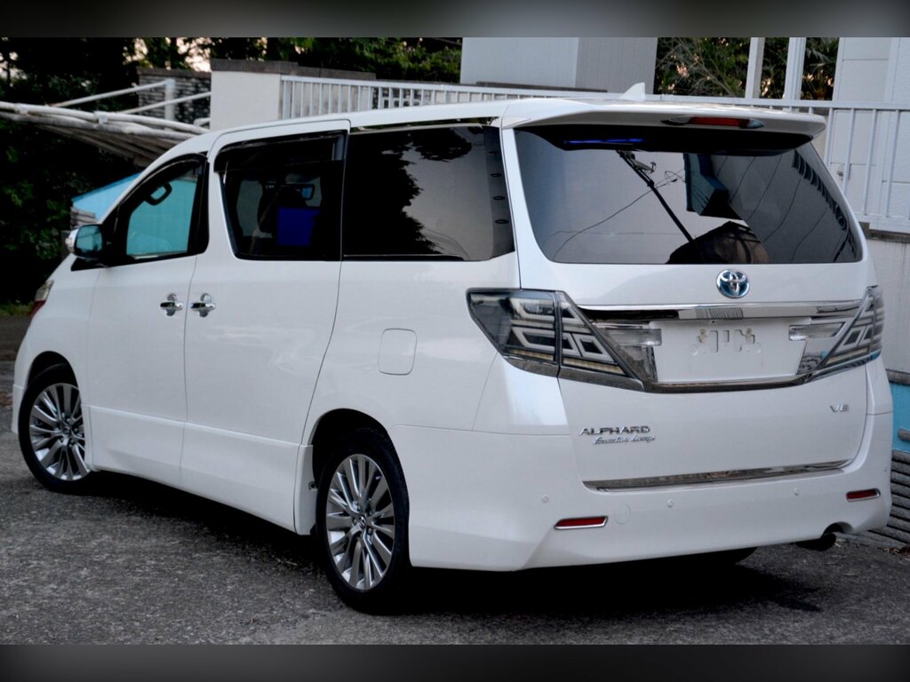 Toyota Alphard Petrol White #10