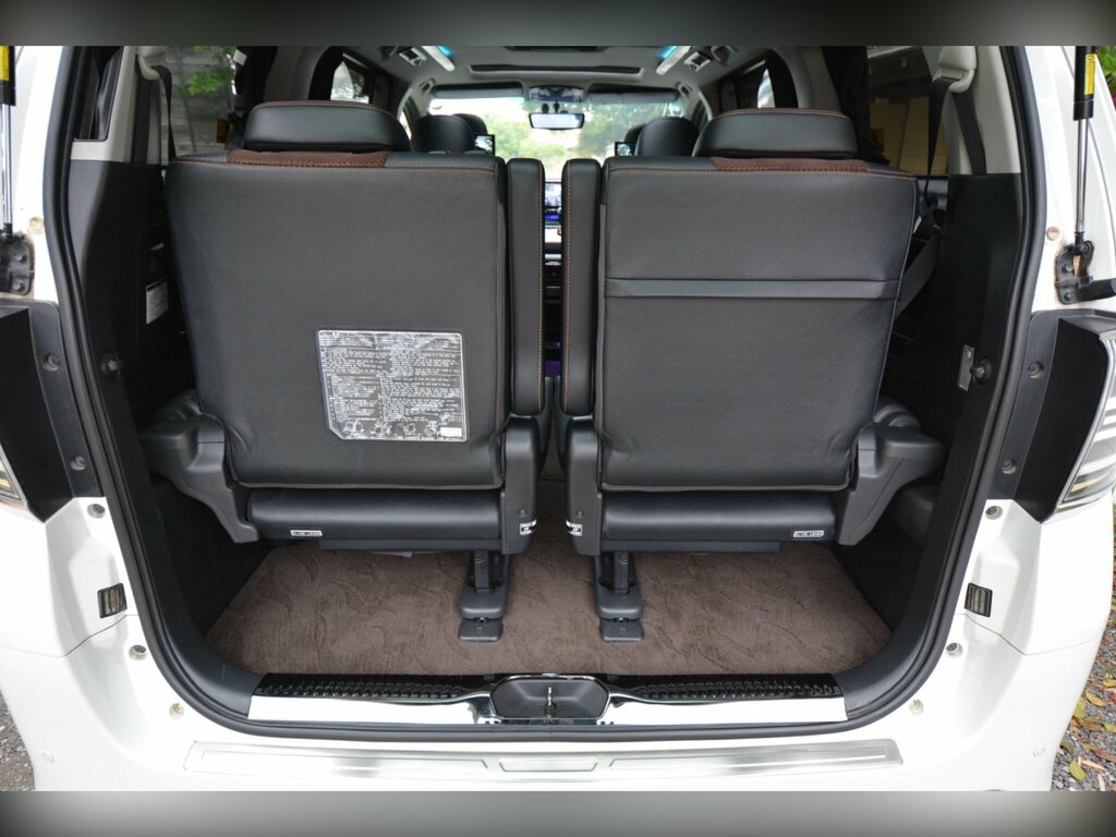 Toyota Alphard Petrol White #37