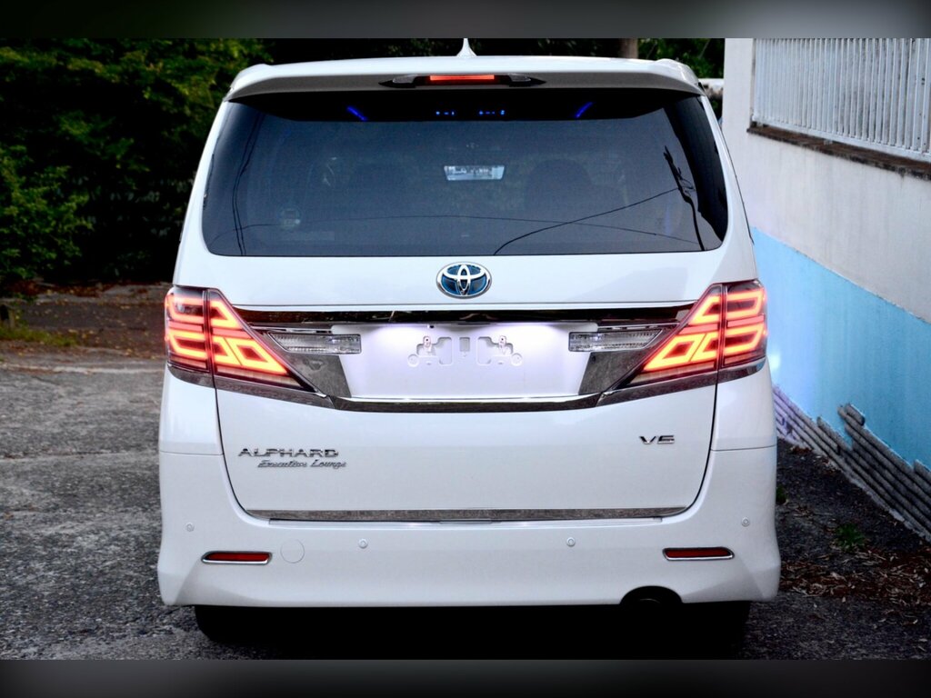Toyota Alphard Petrol White #16