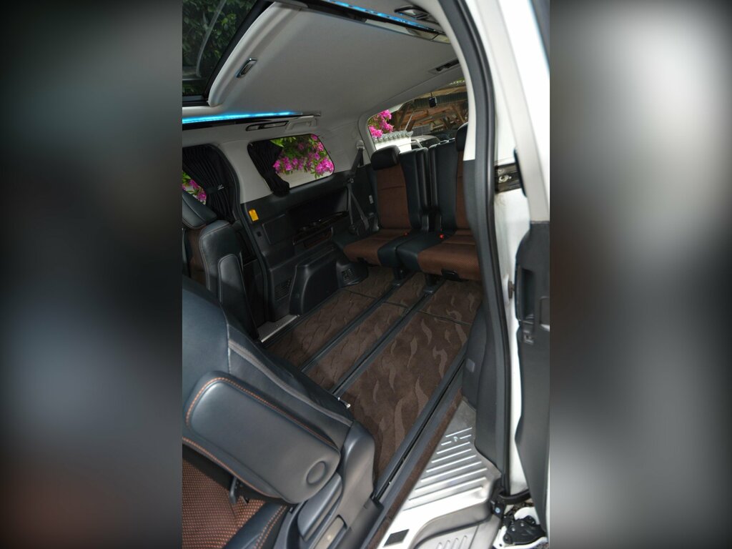 Toyota Alphard Petrol White #35
