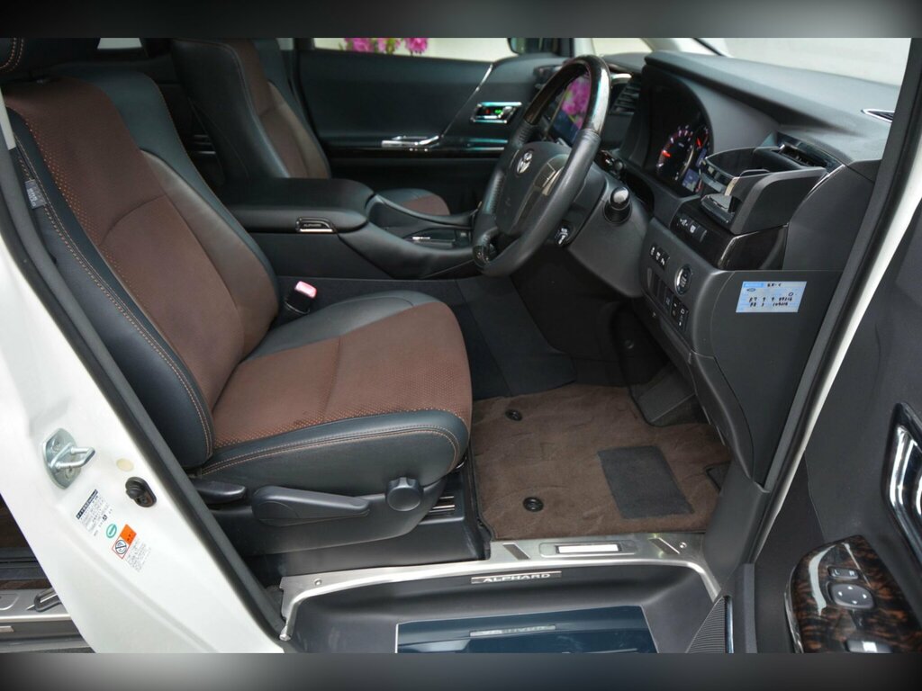 Toyota Alphard Petrol White #23