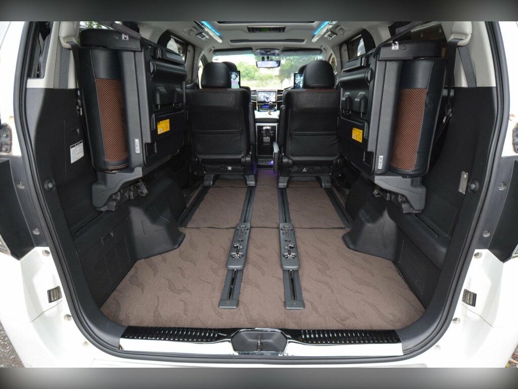 Toyota Alphard Petrol White #39
