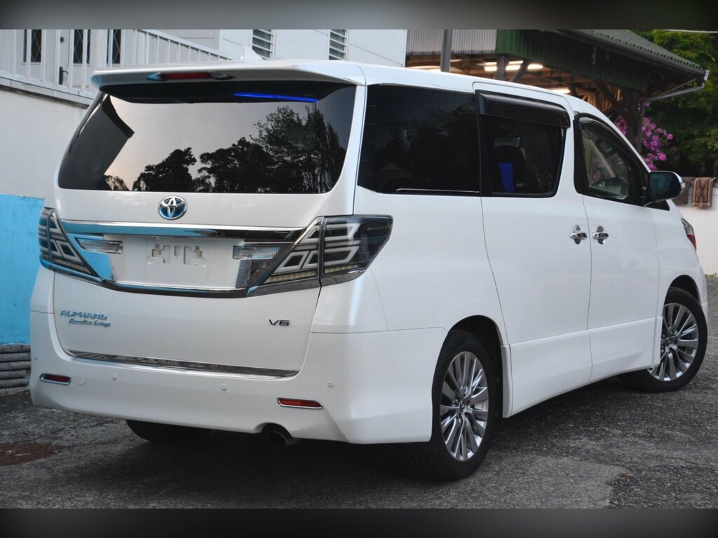 Toyota Alphard 2.4 S Type Gold 2 - Modellista Styling White #5