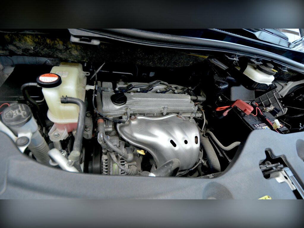 Toyota Alphard Petrol White #67