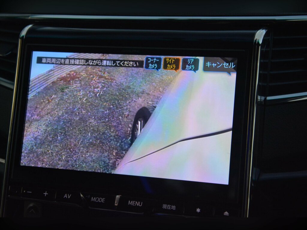 Toyota Alphard Petrol White #44