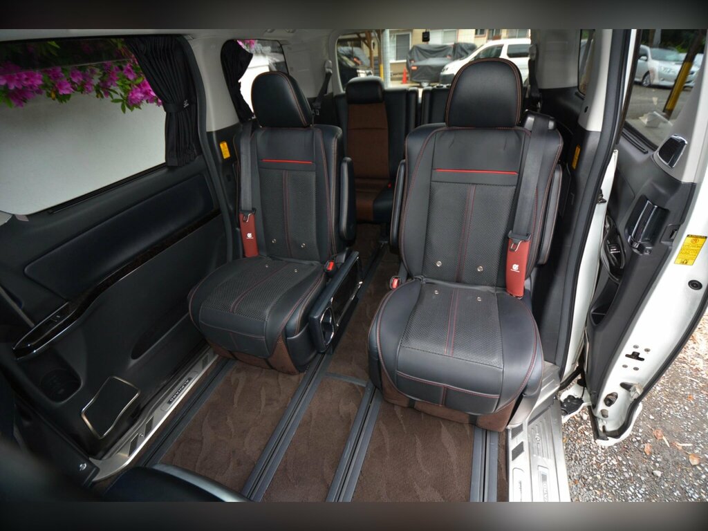 Toyota Alphard Petrol White #59