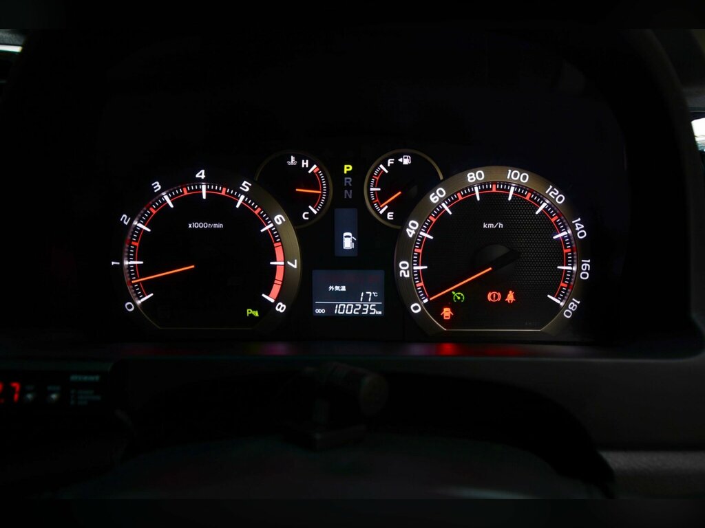 Toyota Alphard Petrol White #42