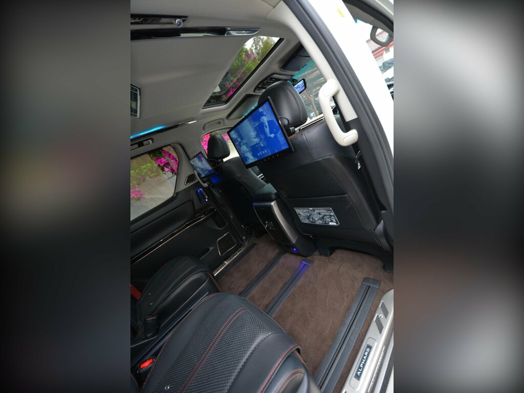 Toyota Alphard Petrol White #61
