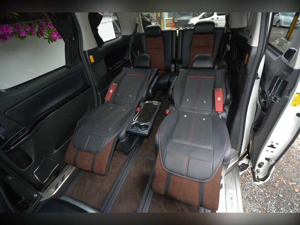Toyota Alphard Petrol White #60