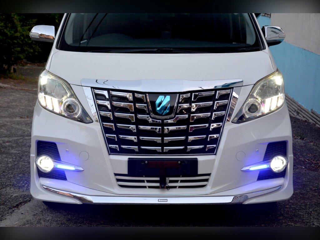 Toyota Alphard Petrol White #15