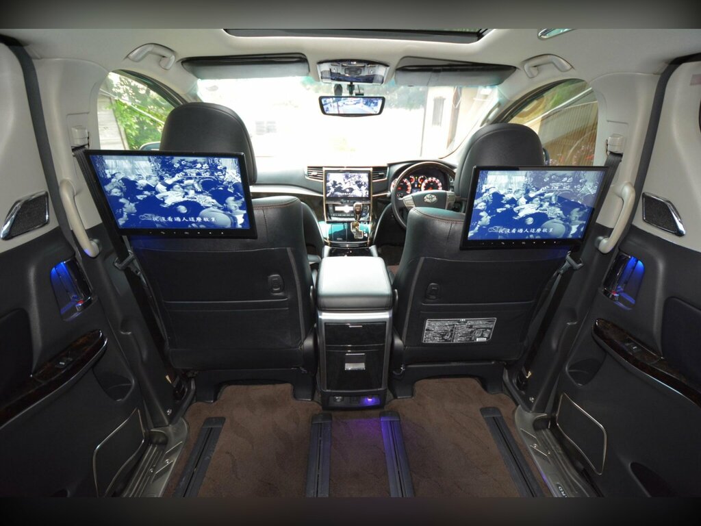 Toyota Alphard Petrol White #58