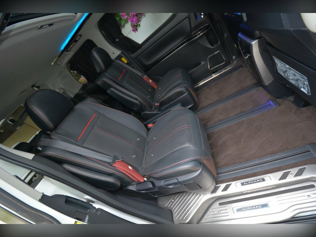 Toyota Alphard Petrol White #62