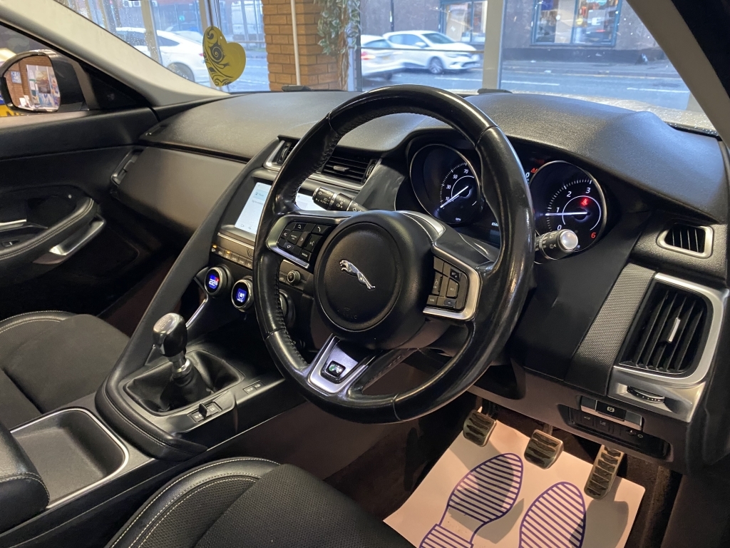 Jaguar E-Pace 2.0D 180 R-dynamic Hse White #8
