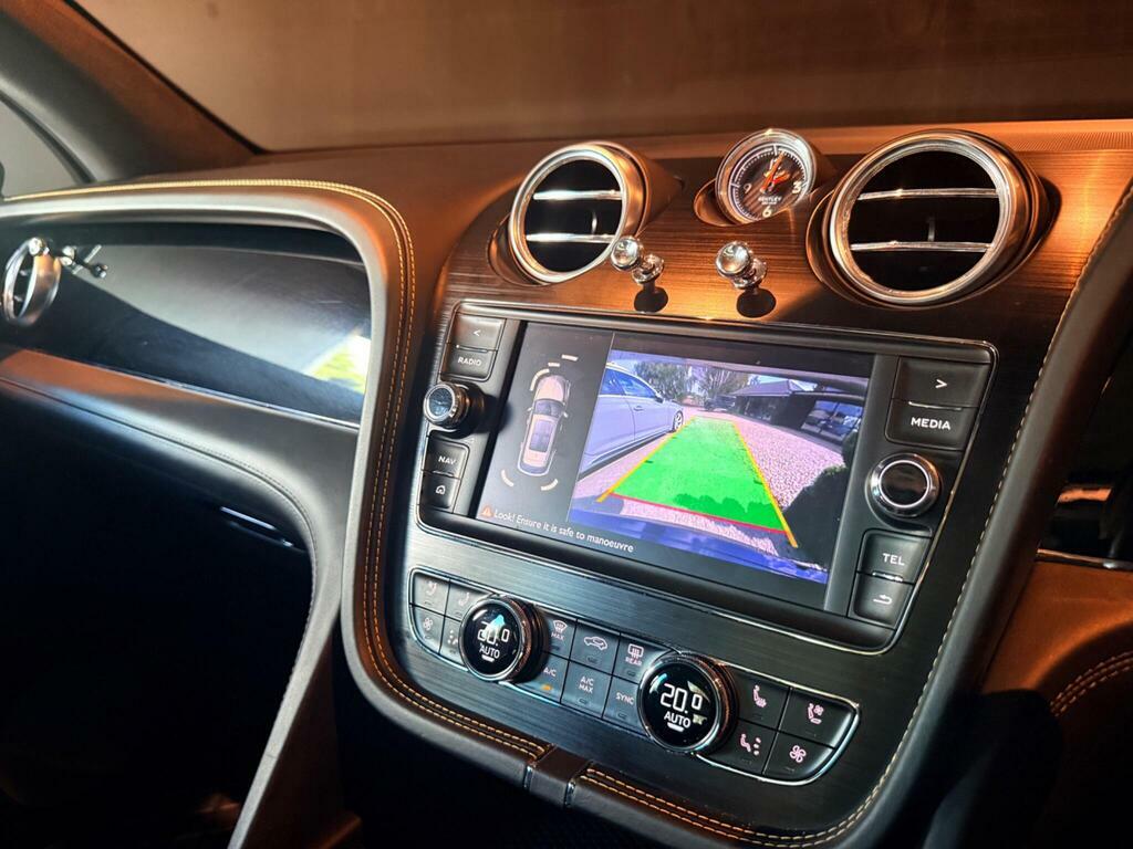 Bentley Bentayga V8 Black #65