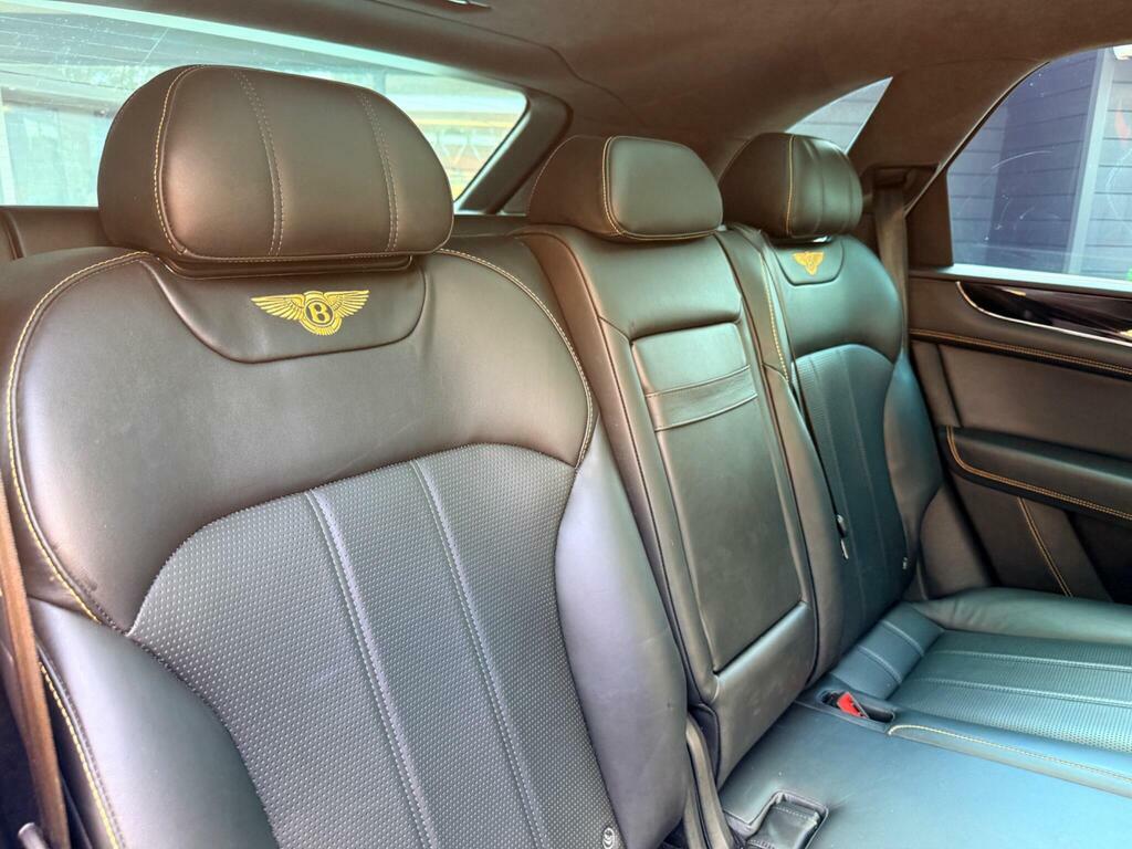 Bentley Bentayga V8 Black #54