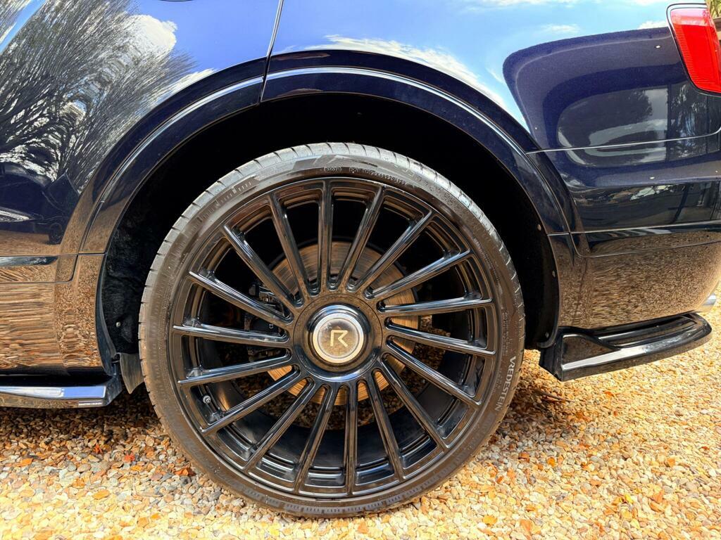 Bentley Bentayga V8 Black #59