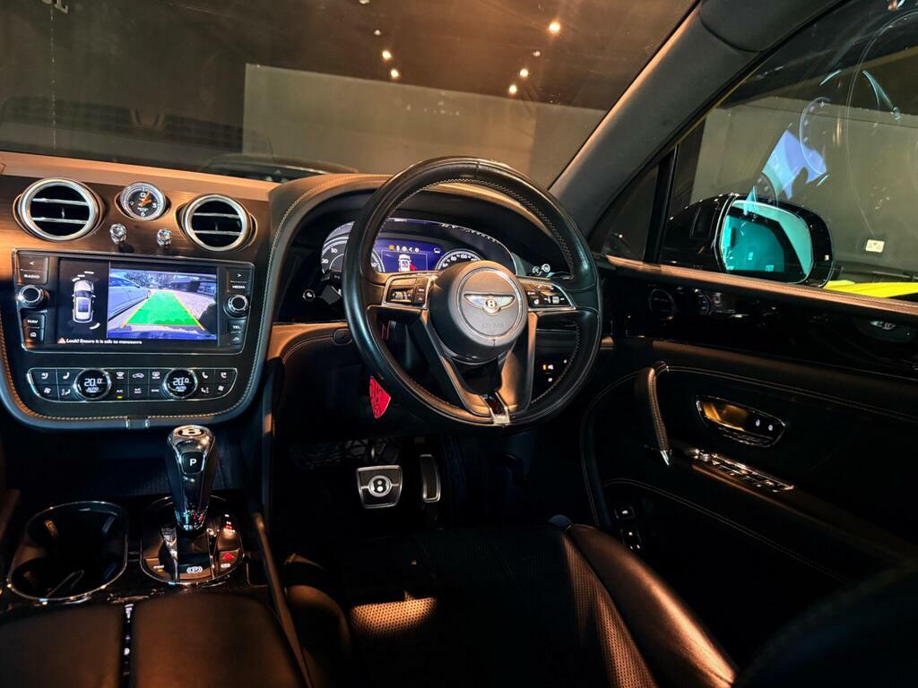 Bentley Bentayga V8 Black #49