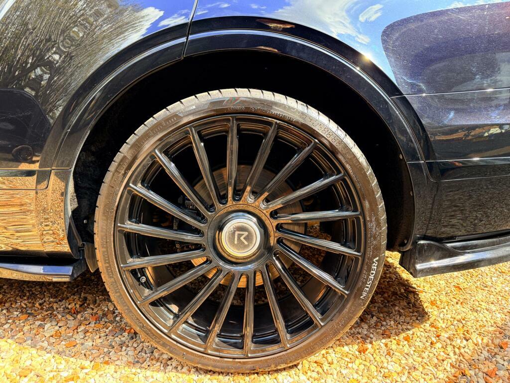 Bentley Bentayga V8 Black #63