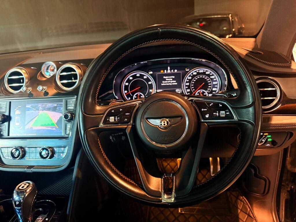 Bentley Bentayga V8 Black #66