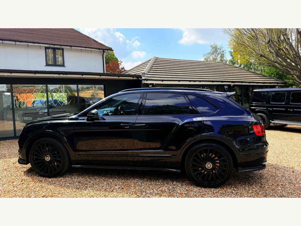 Bentley Bentayga V8 Black #28