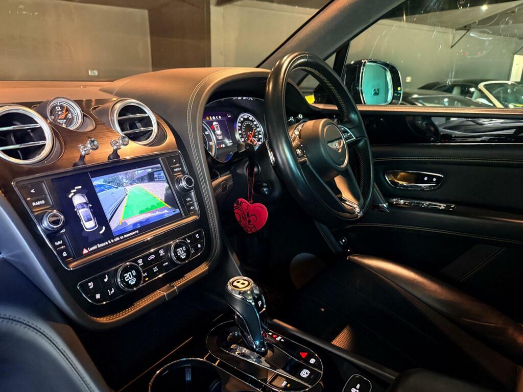 Bentley Bentayga V8 Black #47