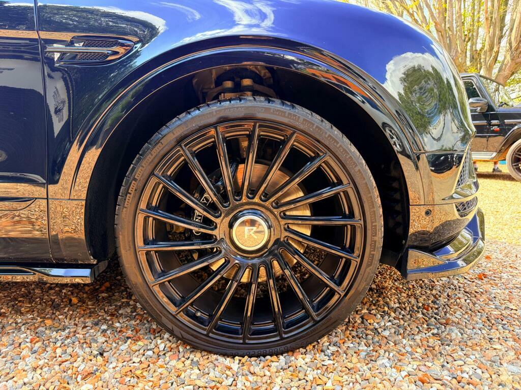 Bentley Bentayga V8 Black #61