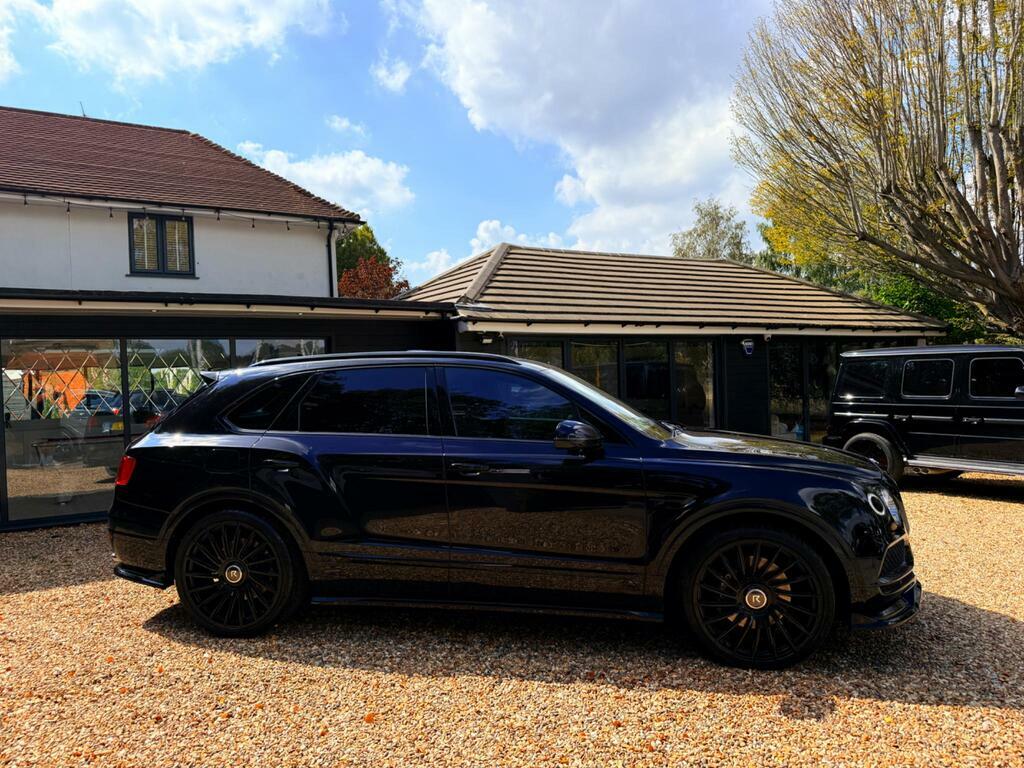 Bentley Bentayga V8 Black #38