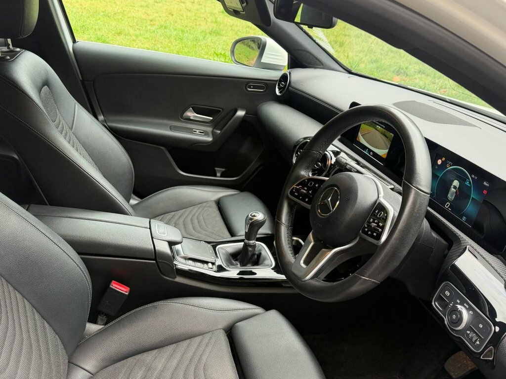 Mercedes-Benz A Class 1.3L Se BU70TFE White #2