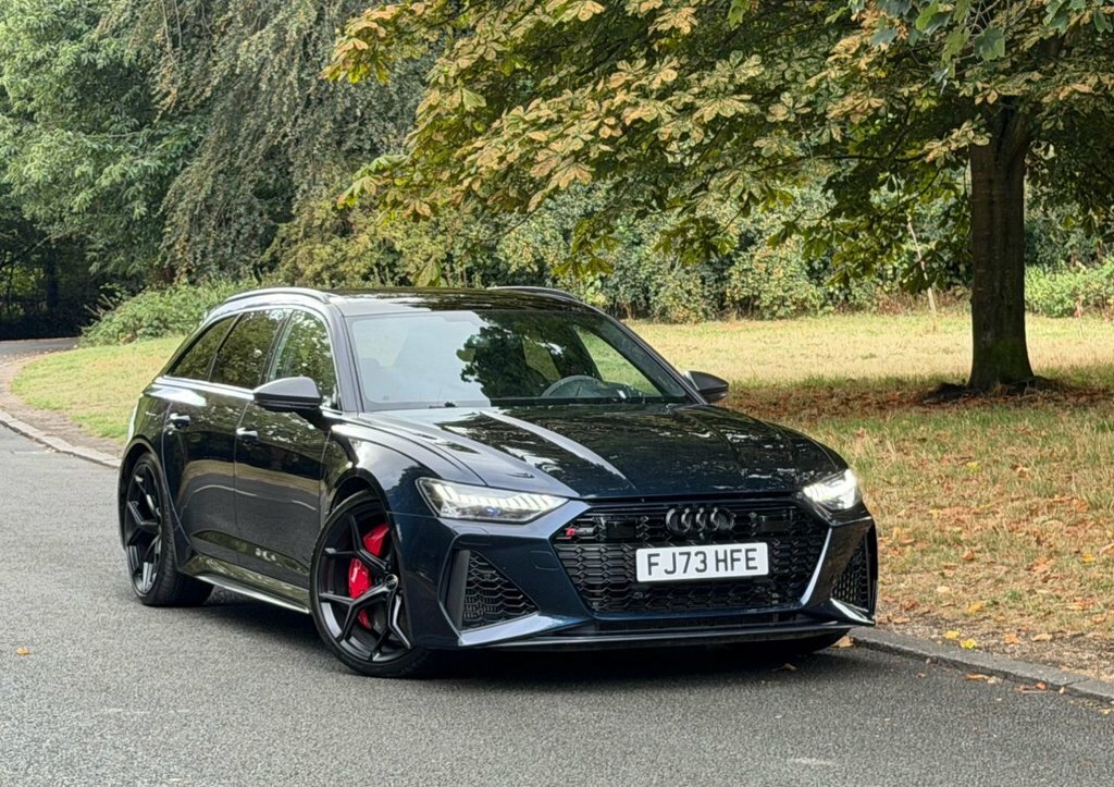 Audi RS6 Estate Purple