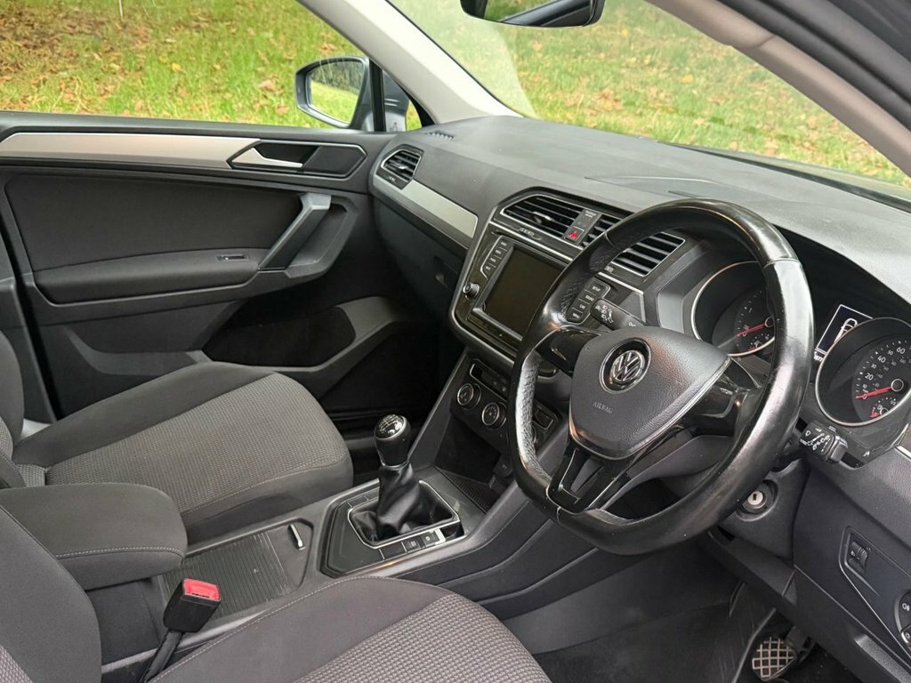 Volkswagen Tiguan 2L S CA66ZWY Grey #2