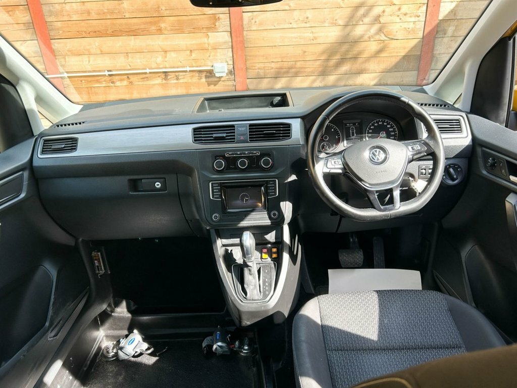 Volkswagen Caddy Life Mpv Yellow #2