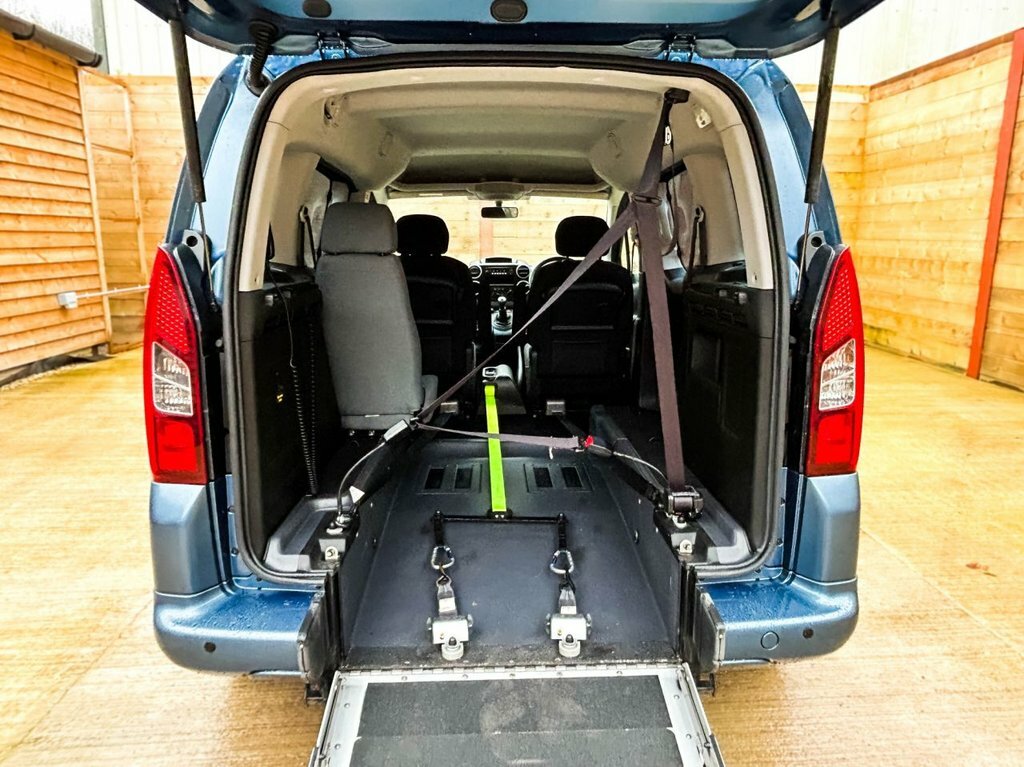 Peugeot Partner Tepee Active Black #11