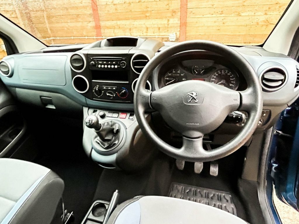 Peugeot Partner Tepee Mpv Blue #2