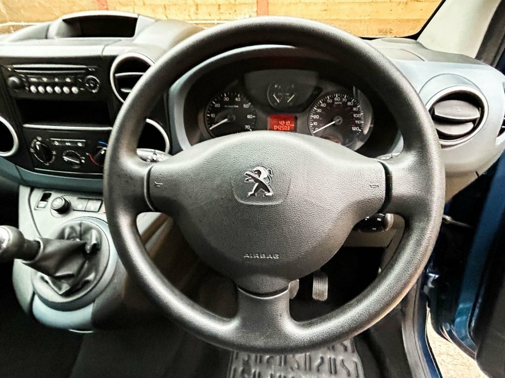 Peugeot Partner Tepee Active Black #22