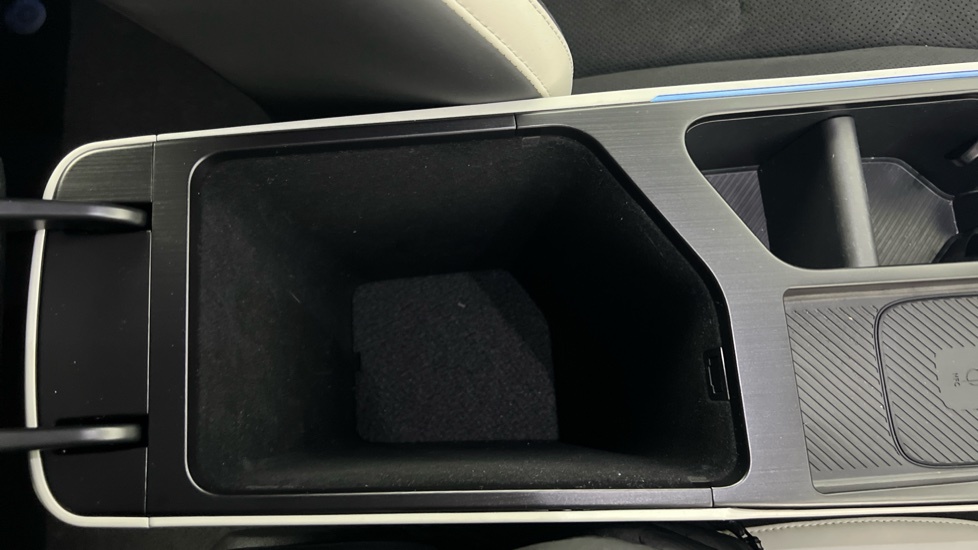 Kia EV6 84Kwh Gt-line Hatchback 225 Bhp White #37