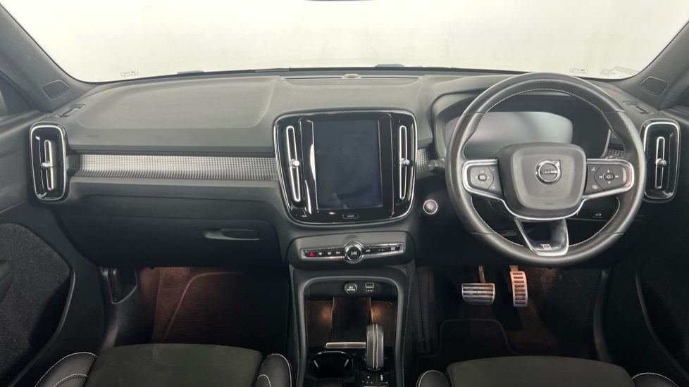 Volvo XC40 D4 Awd R-design RA68ZFF White #5