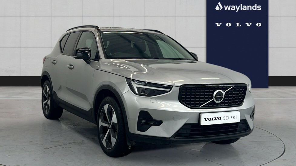 Volvo XC40 Ultimate, B4 Mild Hybrid, Dark CF23ZBN Silver