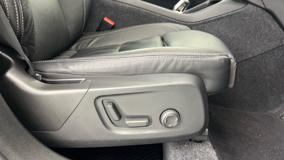 Volvo XC40 Core Black #30